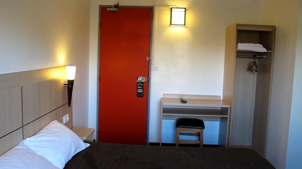 Hotel Class'Eco Courcouronnes Екстер'єр фото