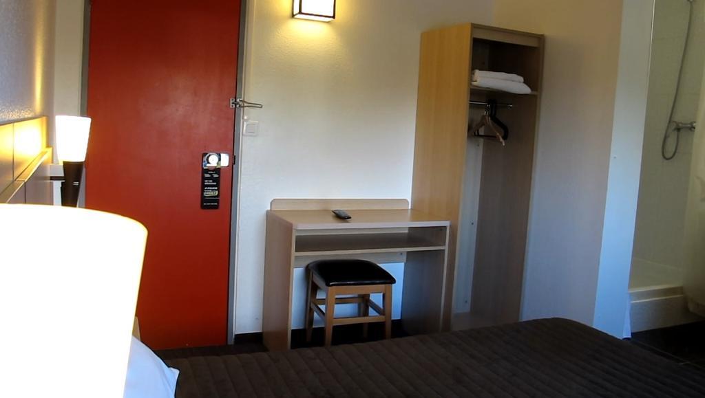 Hotel Class'Eco Courcouronnes Екстер'єр фото