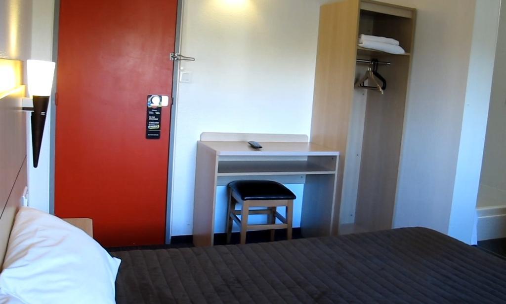 Hotel Class'Eco Courcouronnes Екстер'єр фото